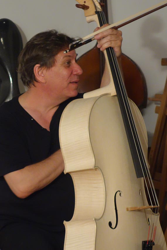 Michel Strauss et le violoncelle Raphaël
