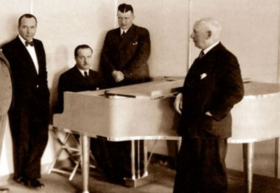 Piano Bküthner à bord du zeppelion Hindenburg