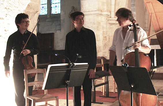 Aylen Pritchin, Yun-Yang Lee, Michel Strauss