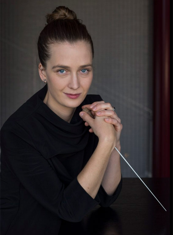 Elena Schwarz