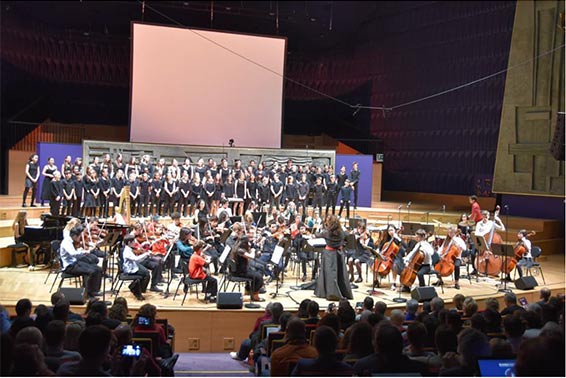 L'orchestre des lycées français du monde au Studio 104 de Radio France,19 mars 2016. Photographie © AEFE, l'Agence pour l'enseignement français à l'étranger . 