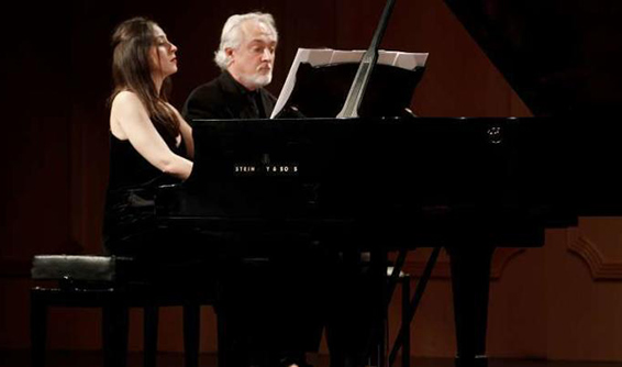 Claudia Dafne Sevilla Carrión et Antonio Soria à la Sociedad Filarmónica d'Oviedo en décembre 2017.