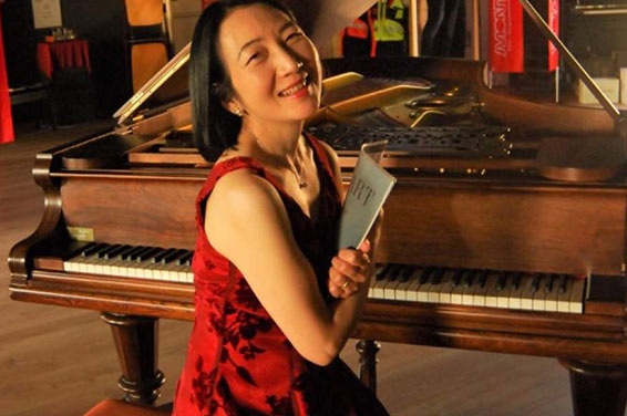 Midori Kuhara.
