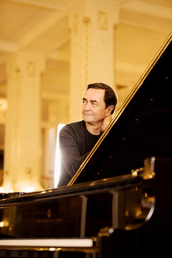 Pierre-Laurent Aimard. Photographie © Julia Wesely / Orchestre national de Lille.