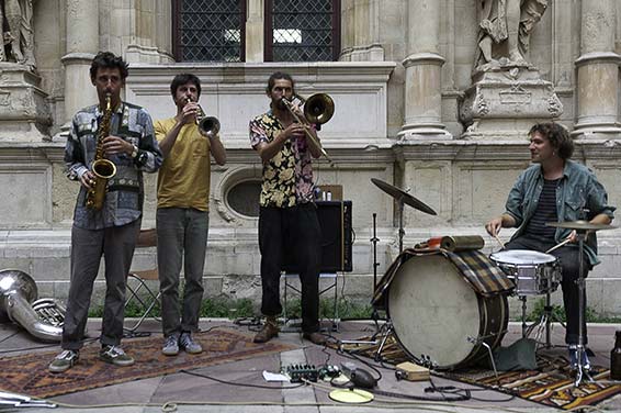 Roda Minima en concert au Grand Cheval. Photographie © Christian Mariette.