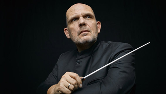 Le directeur musical de l'orchestre philharmonique de New York, Jaap van Zweden. © Photographie Orchestre philharmonique de Séoul.