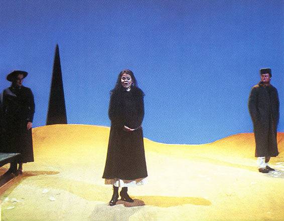 Káťa Kabanová, Glyndebourne Opera Festival, 1988, mise en scène de Nikolaus Lehnhof, Décors de Tobias Hoheisel, direction musicale Andrew Dawiw, Louise Winter (Varvara), Nancy Gustafson (Kartia), Ryland Davies (Tikhon).