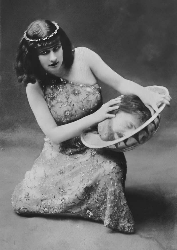 Marie Garden dans le rôle de Salomé (1910). Photographie © D. R.
