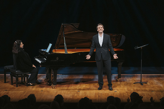 Carrie-Ann Matheson (Piano) et Benjamin Bernheim (Ténor). Photographie © OMC - Marco Borrelli.