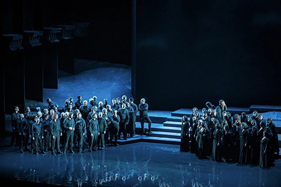 Choeurs de l'opéra de Monte-Carlo. Photographie © OMC - Marco Borrelli.