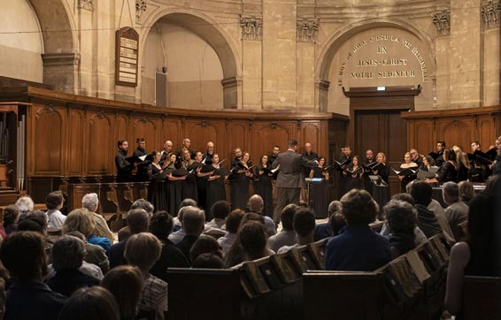 Le Chœur NFM de Wrocław sous la direction de Lionel Sow, à l'Oratoire du Louvre, le 10 juin 2025. Photographie © Toï Tôï Prod.