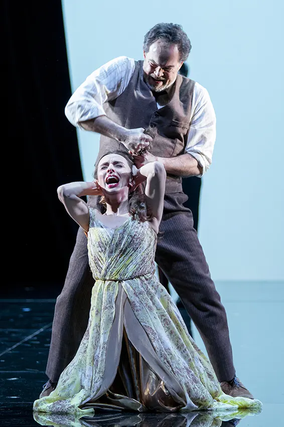 Gerald Finley (Golaud) et Lea Desandre (Mélisande). Photographie © OMC-Marco Borrelli.