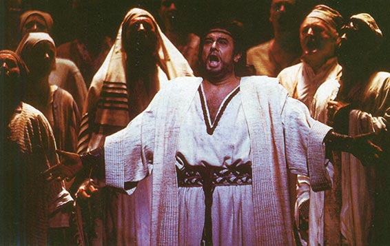 Placido Domingo, dans le rôle de Samson. Mise en scène de Elijah Moshinski et Jeremy Succliffe, direction musicale de Marc Emler, Royal Opera Covent Garden, Londres 1992.