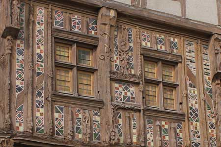 Rue au bord de l'Yonne