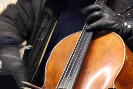 musicien dans le métro parisien