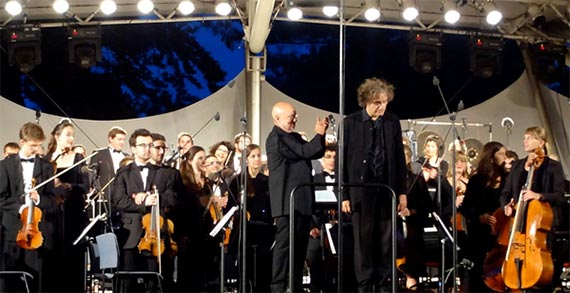 Thierry Escaich, Dennis Russell Davies et l’OFJ au Parc floral de Paris. 