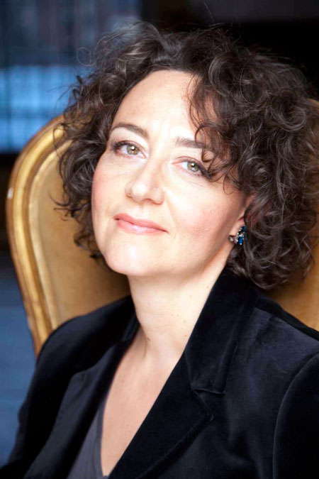 Nathalie Stutzmann (photographie © Simon Fowler pour Deutsche Grammophon).
